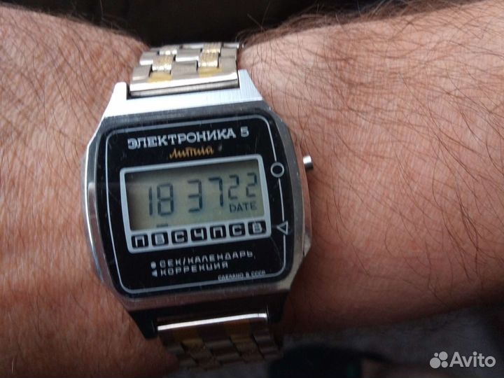 Часы электроника 5