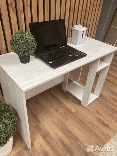 Компьютерный стол / стол для ноутбука - Новый