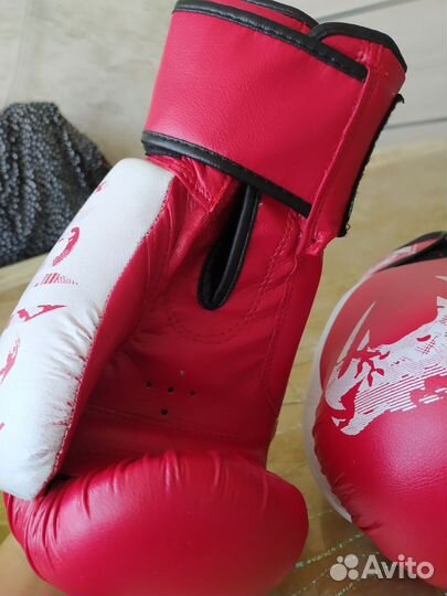 Боксерские перчатки 10 oz venum