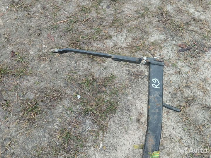 Фаркоп Рено тоМеган 3 хэтчбек