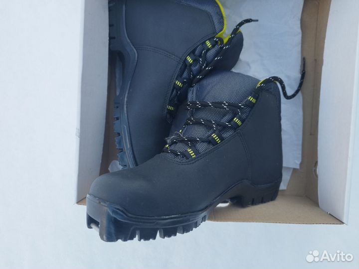 Лыжные ботинки, 38 размер