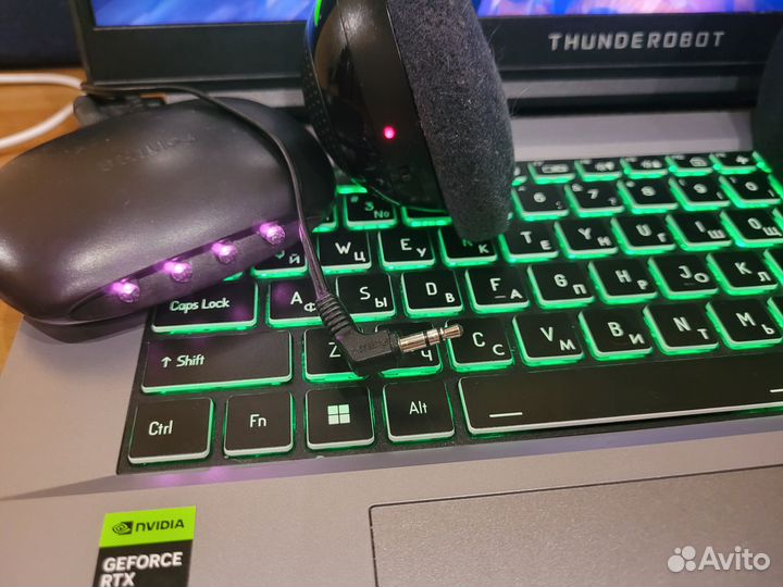 Наушники Philips беспроводные полноразмерные