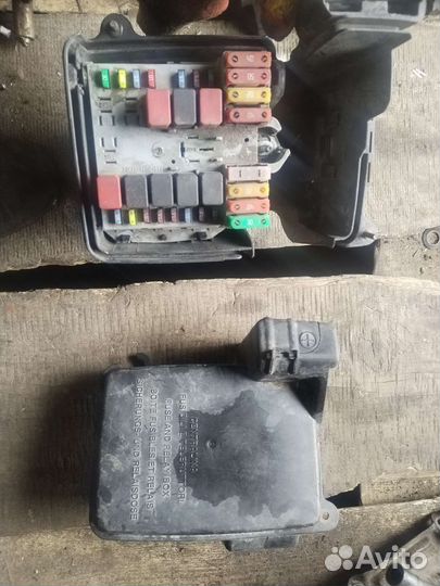 Блок предохранителей подкапотный пежо боксёр 2010г
