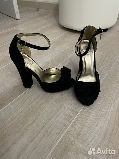 Босоножки женские черные замша