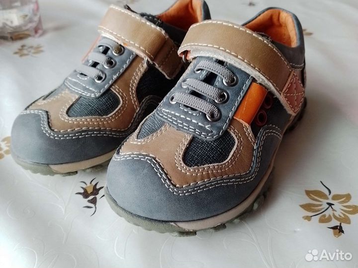 Кроссовки новые25размер