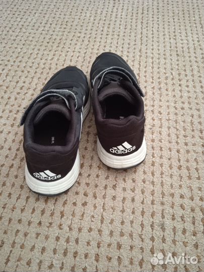Кроссовки adidas 33 р