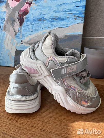 Кроссовки для девочки