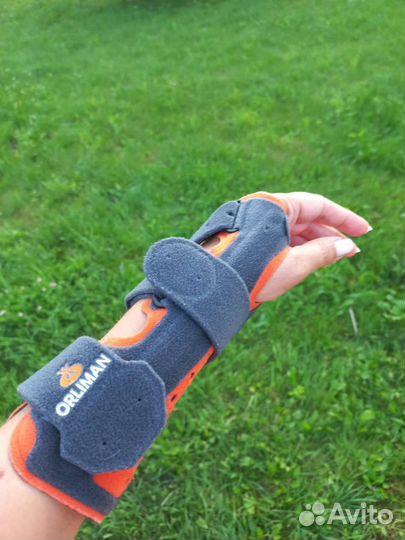 Тутор на лучезапястный сустав