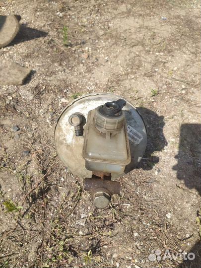 Вакуумный усилитель тормозов (вакуумник)