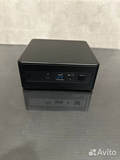 Intel NUC 11