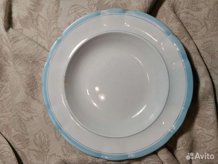 Тарелка Т-ва М. С. Кузнецова