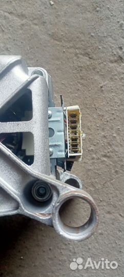 Мотор от стиральной машины Hotpoint ariston