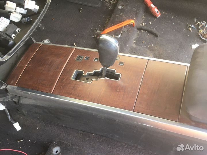 Бар, подлокотник Nissan teana j31