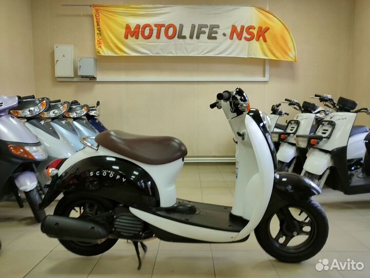 Японский скутер, мопед Honda Scoopy AF55