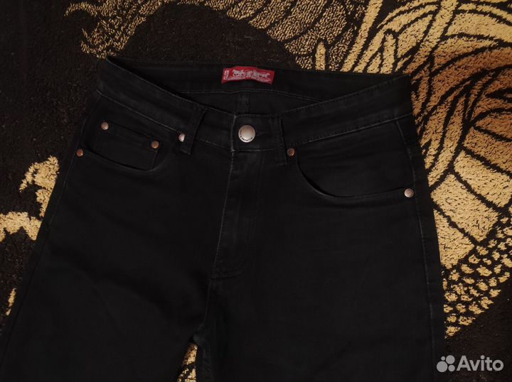 Джинсы levis