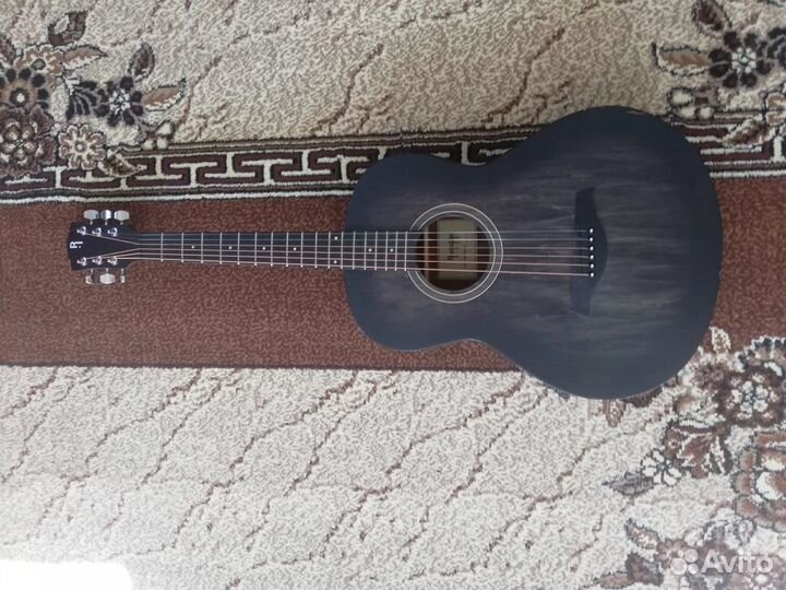 Акустическая гитара