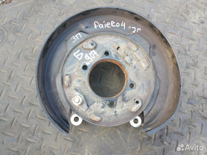 Кулак (цапфа) задний правый Mitsubishi Pajero 4