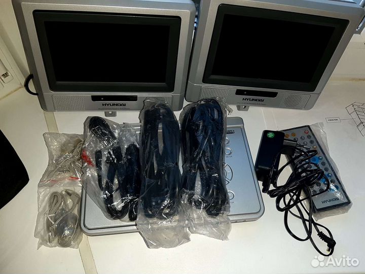 Портативный видеопроигрыватель hyundai h-lcdvd704