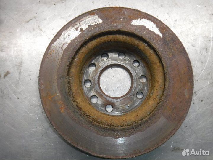 Тормозной диск передний правый Volkswagen Golf