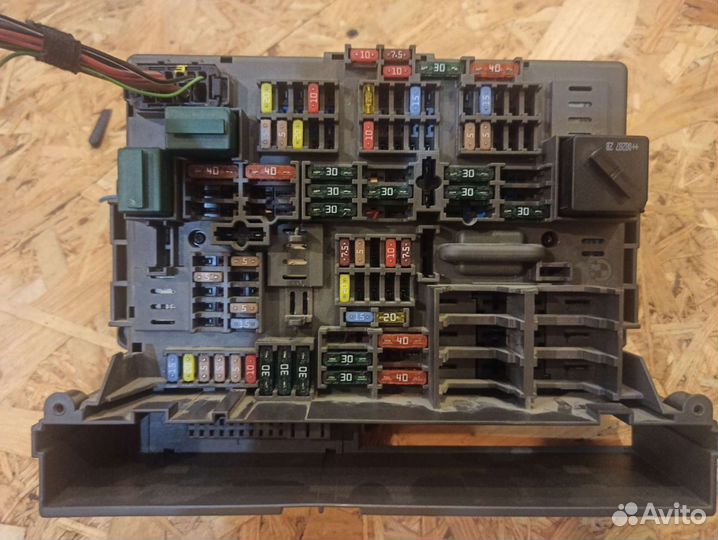 Блок предохранителей BMW E81, E82, E87, E88
