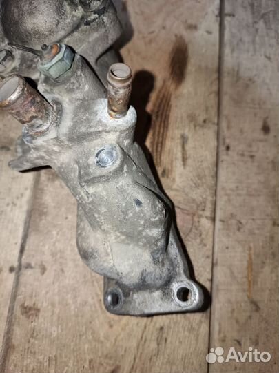 Корпус термостата Toyota Hilux Surf 1991г