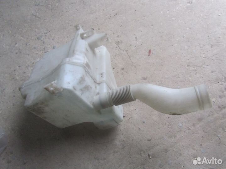 Бачёк стеклоомывателя subaru legacy outback