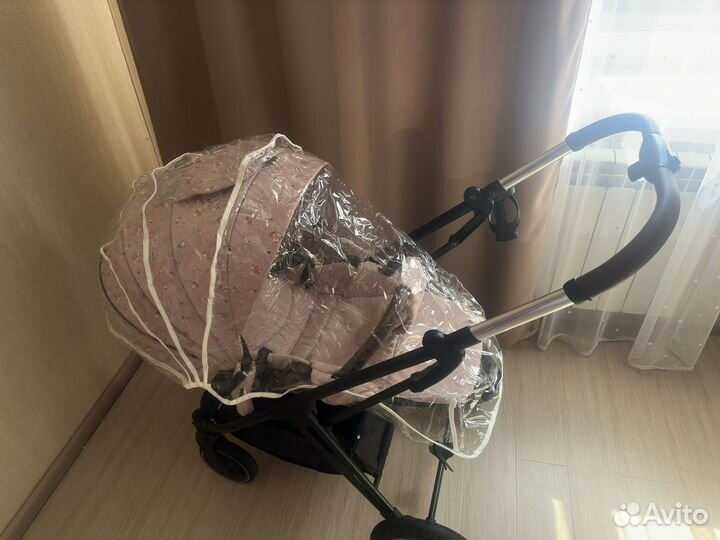 Коляска прогулочная с реверсивным блоком