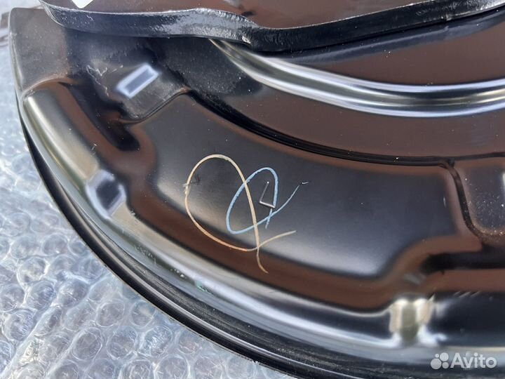 Кожух тормозного диска заднего Land Cruiser 200