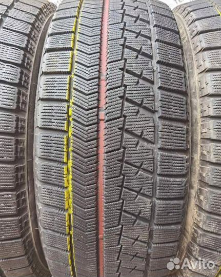 Bridgestone Blizzak VRX 215/55 R17 102H