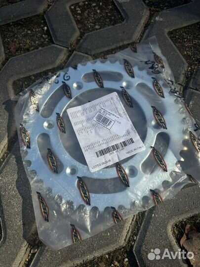 Цепь и звезды для мотоцикла