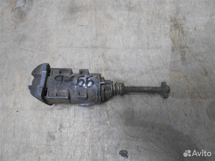 Личинка замка двери от Renault Megane II 2002-2009