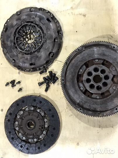 Б/у двухмассовый маховик со сцеплением LUK