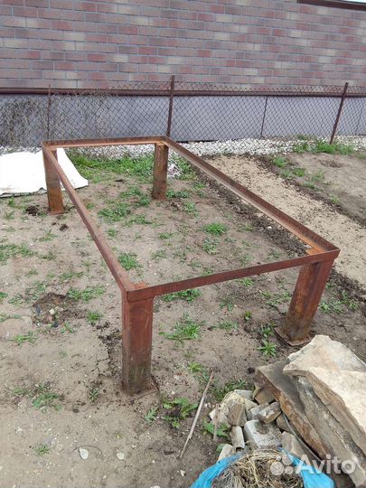 Подставка под бак