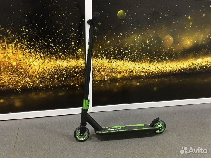 Трюковой самокат с системой HIC