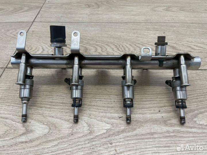 Рейка топливная (рампа) Vw Tiguan 1 5N 2.0tfsi