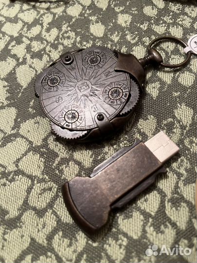 Флэшка ironglyph cryptex compass lock 64GB
