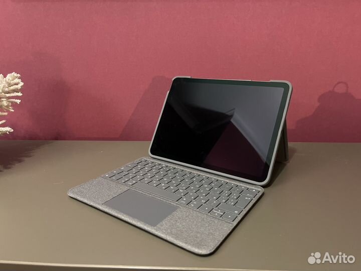 Чехол-клавиатура Logitech Folio Touch для iPad Air