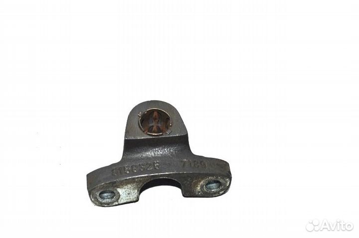 Кронштейн датчика ABS, передний мост volvo FH12 1