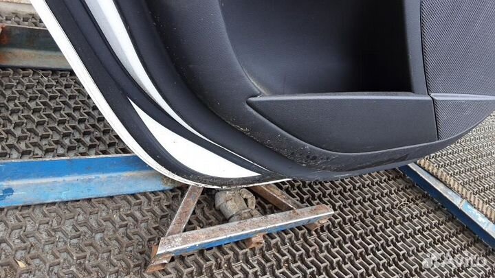 Дверь задняя левая Jaguar XF