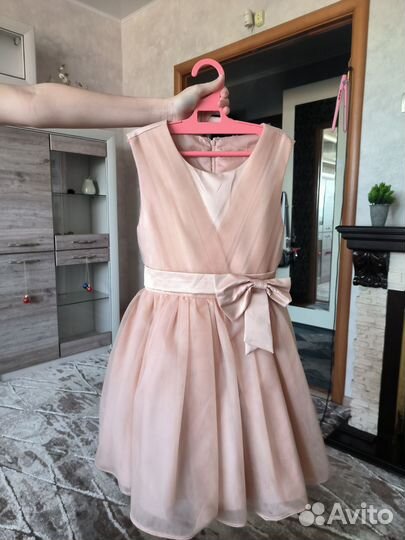 Платье нарядное 6-8 лет