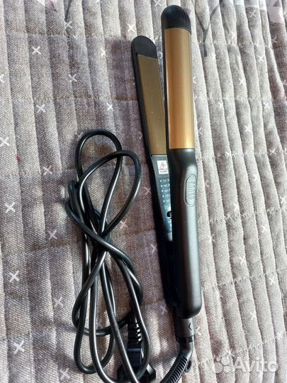 Выпрямитель для волос новый