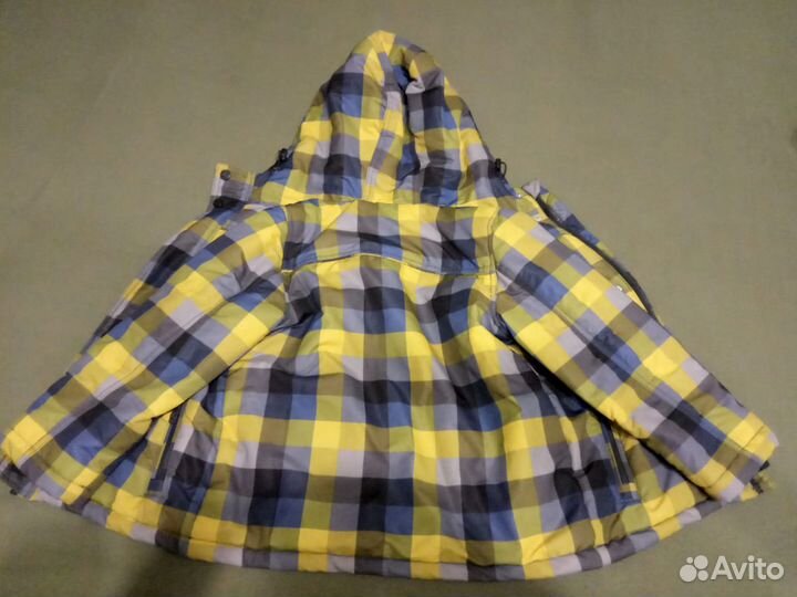 Демисезонная куртка на мальчика 5-7 лет