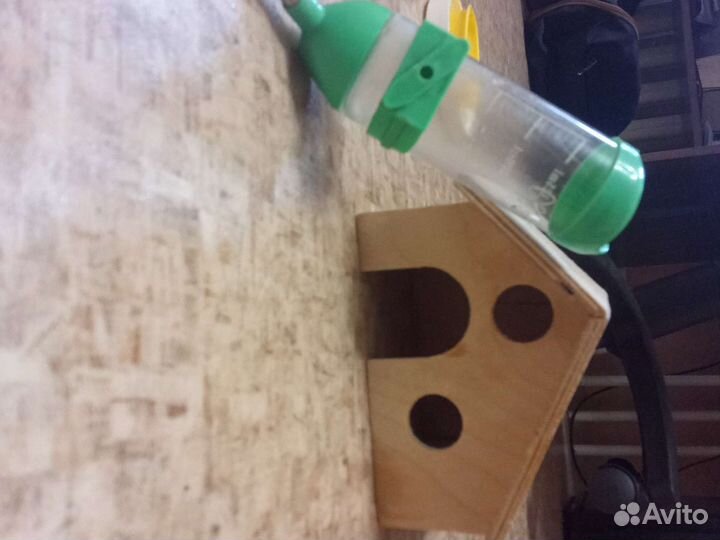 Поильник и домик