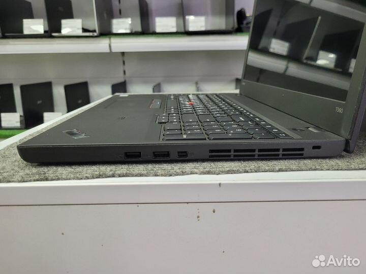 Ноутбук Lenovo i5-6200U 8GB DDR4 256GB SSD