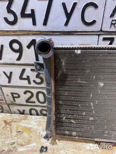 Радиатор охлаждения Ваз 2121 2000