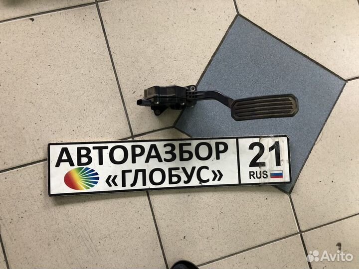 Педаль газа Тойота Камри Toyota Camry
