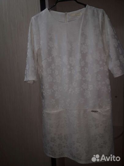 Белое платье