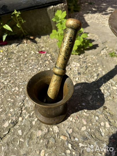 Медный таз и ступка с пестиком