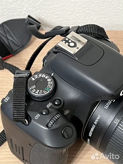 Зеркальный фотоаппарат Canon 600D kit