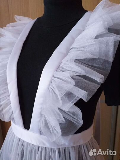 Фартук с двойным крылом